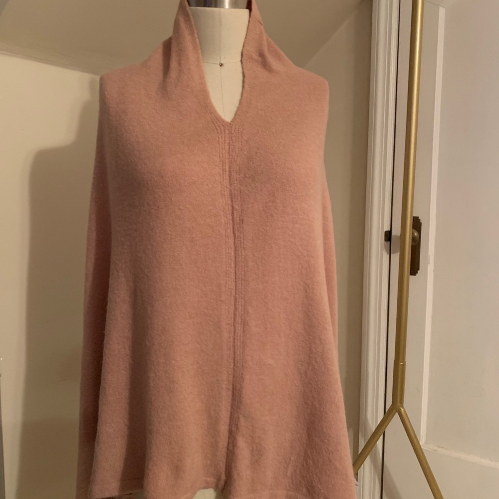 LOOK Cashmere Brand OS Poncho in Blush